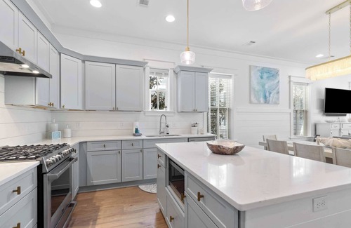 Greenway Park House | Seagrove Escape | Refreshed + Shared Pool