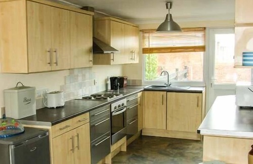 Fairbourne Cottage | SEAGULLS, family friendly, country holiday cottage in Fairbourne