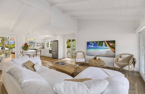 Kailua House | Seahorse Beach House: Calm Oasis w/Private Yard Just Steps from Kailua Beach