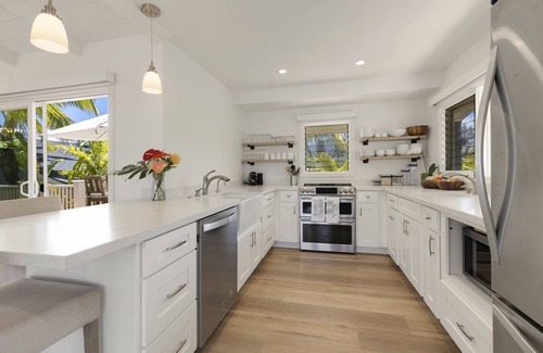 Kailua House | Seahorse Beach House: Calm Oasis w/Private Yard Just Steps from Kailua Beach