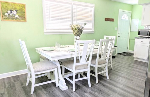 Villas House | Seahorse Ranch, King bed, Two blocks from Beach