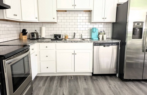 Villas House | Seahorse Ranch, King bed, Two blocks from Beach