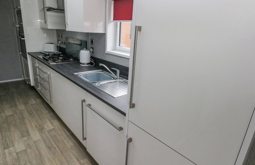 Hasguard Cross Cottage | SEAHORSE RETREAT, family friendly, with hot tub in Little Haven