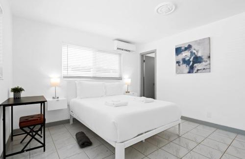 Deerfield Beach Apartment | SeaI - Unit H with pool
