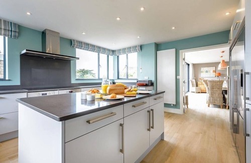 Newquay House | Seamist - sleeps 16 guests in 8 bedrooms