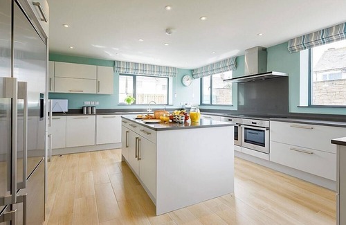 Newquay House | Seamist - sleeps 16 guests in 8 bedrooms