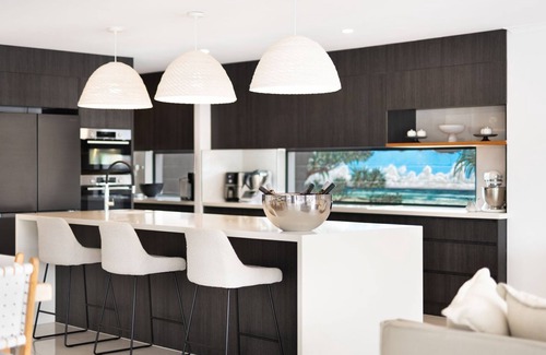 Noosaville House | Seamount Quay 22 - Waterfront views, private pool & fishing from your own jetty