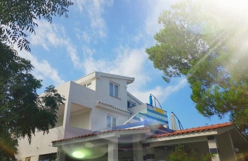 Vir House | SeaPalace SeaView LoungeResort with hydro hot tube