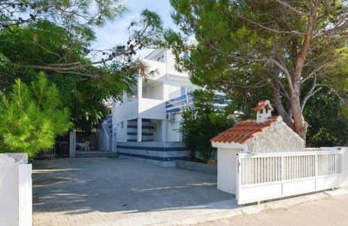 Vir House | SeaPalace SeaView LoungeResort with hydro hot tube