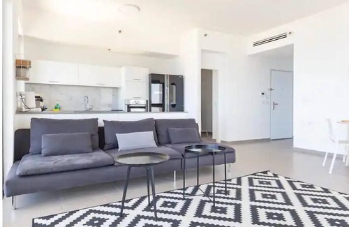 Bat Yam Apartment | SeaPark Luxury Apartments
