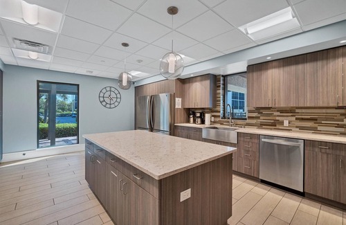 Longboat Key Condo | Seaplace M1 105 by FVC