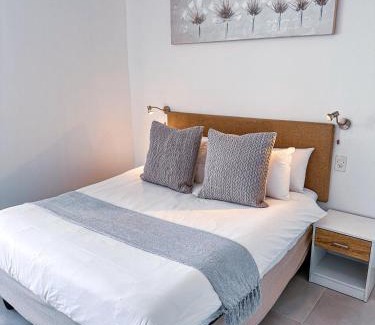 Three Anchor Bay Apartment | Seapoint escape stylish studio