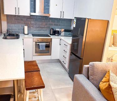 Three Anchor Bay Apartment | Seapoint escape stylish studio