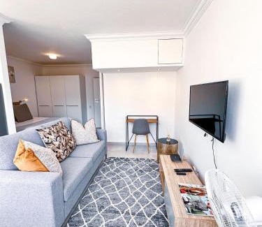 Three Anchor Bay Apartment | Seapoint escape stylish studio
