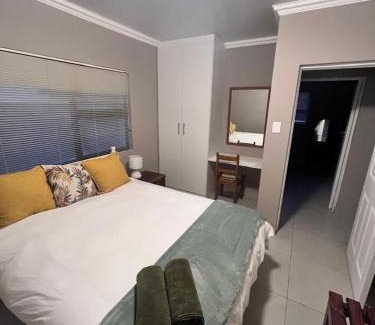 George Apartment | Searle Cottage