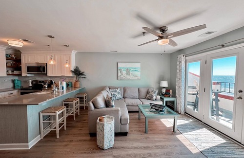 North Topsail Beach Condo | "Seas The Day" 2 bed/2 bath condo/Villa Capriani
