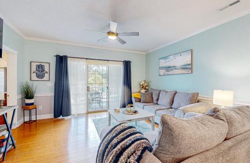 Central Myrtle Beach Apartment | Seas the Day at Magnolia Place