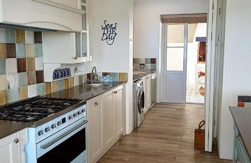 Struisbaai House | Seas the day Beach front cottage