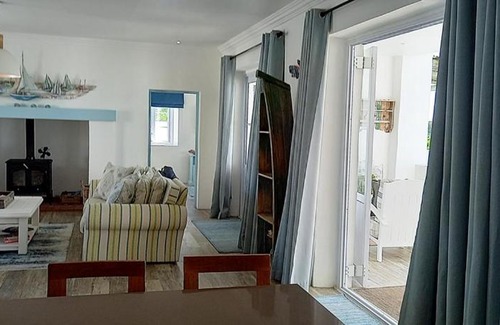 Struisbaai House | Seas the day Beach front cottage