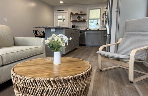 Villas Cottage | Seas the Day by the Bay with Spectacular Sunsets!