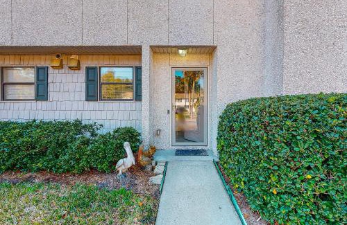 Saint Simons Island Apartment | Seas the Day