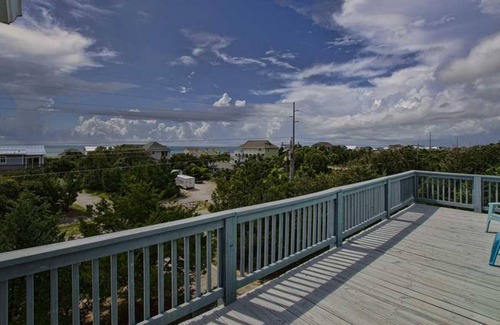 Emerald Isle House | Seas the Moment