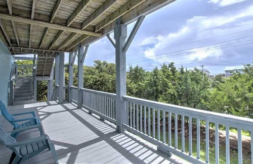 Emerald Isle House | Seas the Moment