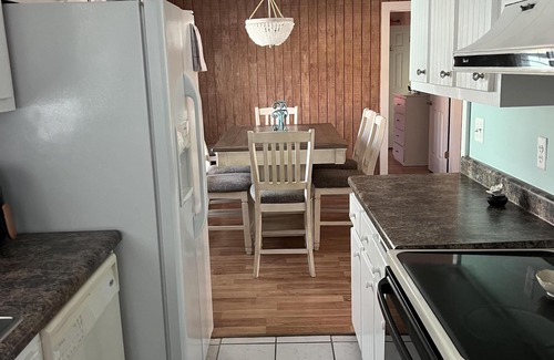 Garden City Cottage | Seas The Waves