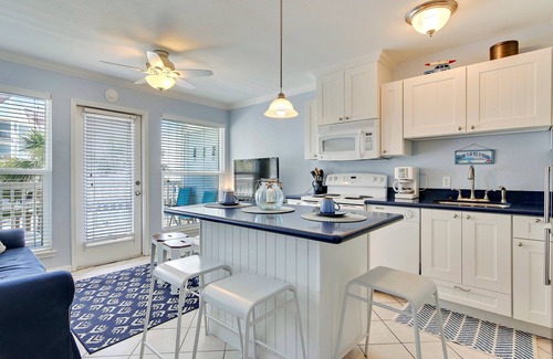 Galveston Condo | Seascape 1120 Studio Bedroom Condo by RedAwning
