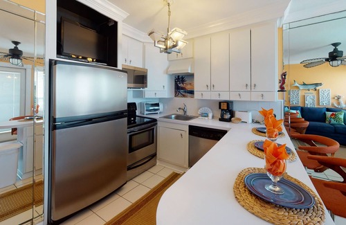 Galveston Condo | Seascape 1216 Studio Bedroom Condo by RedAwning