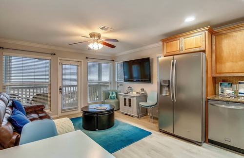 Galveston Condo | Seascape 1307 - A Sunny Seahorse