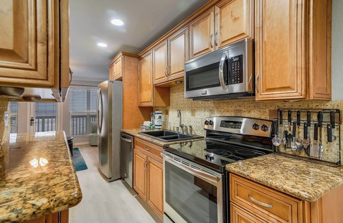 Galveston Condo | Seascape 1307 - A Sunny Seahorse