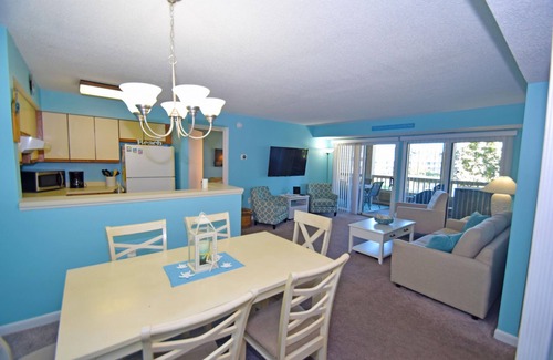 Heron Harbour Isle Condo | Seascape-Heron Harbour 202-3-Baywater 120th St, Pool, W/D, AC