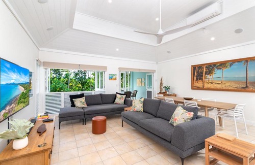 Port Douglas Villa | Seascape Holidays Villas on Murphy Street