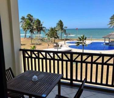 Karambunai Apartment | Seascape Karambunai Home - Amazing sea front view!