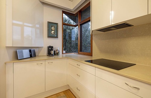 Tennyson House | Seascape - Luxurious Beachfront Retreat at Tennyson