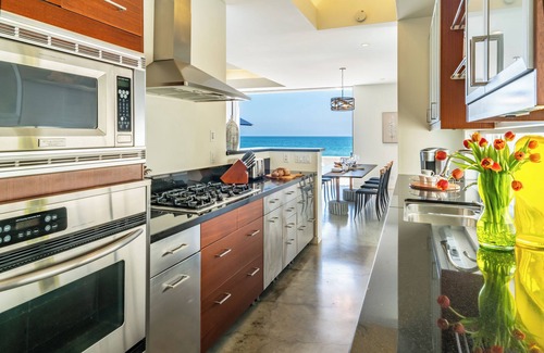 Mussel Shoals House | Seascape - Oceanfront Splendor in Mussel Shoals