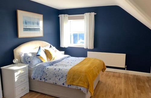 Belmullet House | Seascape on the edge of town: 4 beds all ensuite.