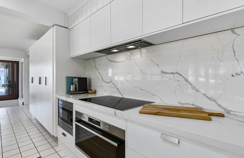 Sunshine Beach Apartment | Seascape: Pet Friendly - Ocean Views Sunshine Beach