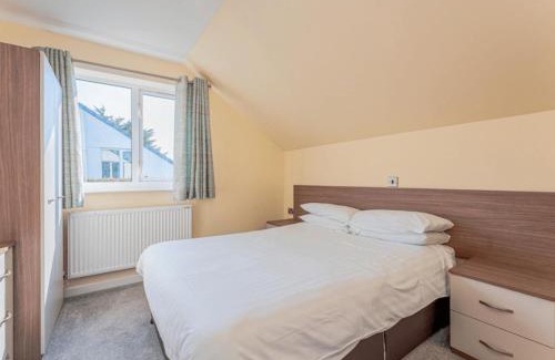 Woolacombe Villa | Seascape Villa 2 at Golden Coast Leisure Park J