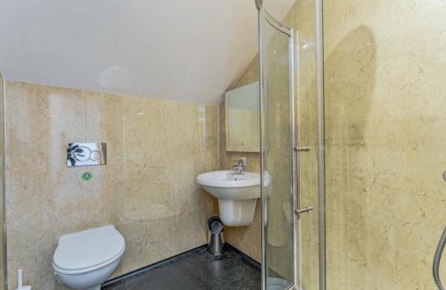 Woolacombe Villa | Seascape Villa 2 at Golden Coast Leisure Park J