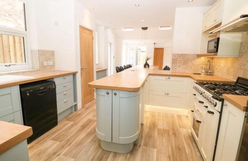 Muston House | Seascape Villa