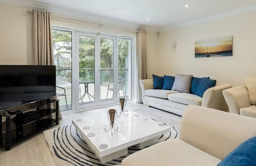 Sandbanks House | Seascapes - a house that sleeps 8 guests in 4 bedrooms
