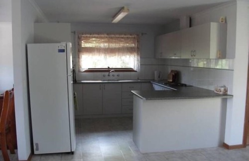 Kingscote House | SeaSee Holiday House - Amazing views
