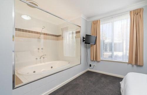Broadwater House | Seashell Cottage Relaxing Cape View Getaway