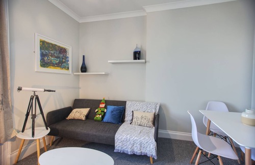 Hastings Apartment | Seashell