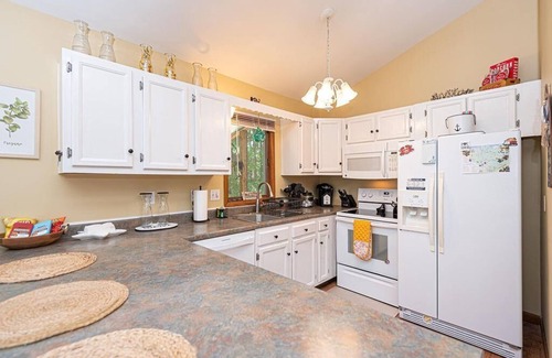 Ocean Pines House | Seashell Shores Beach House-Non Group Rental