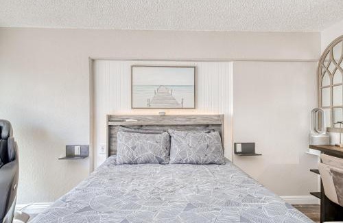 Waikiki Hotel | SeaShore 93