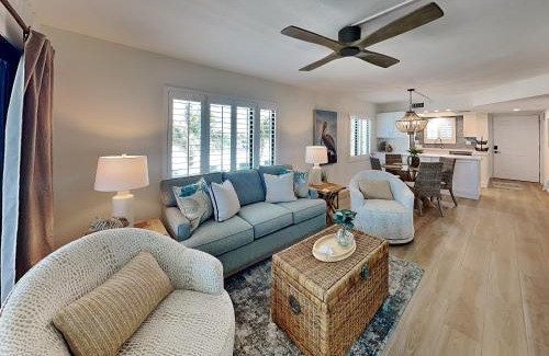 Mid Island Apartment | Seaside 410