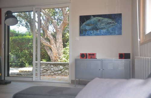 Saint-Aygulf Villa | Seaside and very quiet, ground floor villa renovated 6 people 90 m2 in beautiful garden
